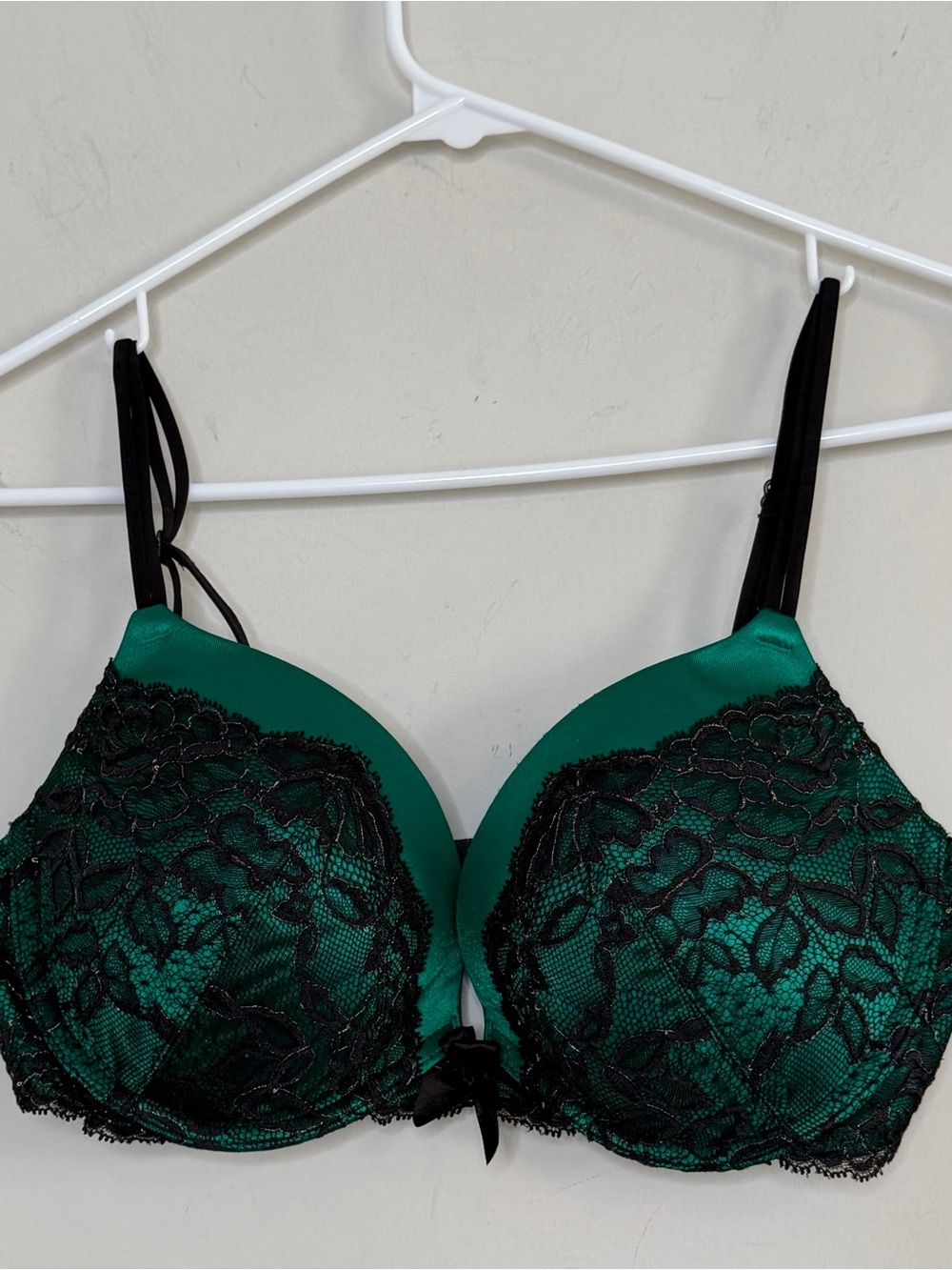 Victoria’s Secret Women's Emerald Green Lace Push-Up Bra